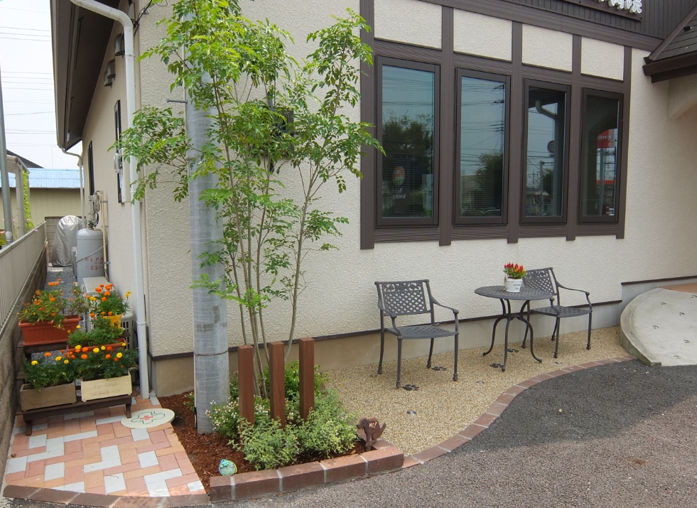 栃木県下野市の花壇スペースリフォーム 外構 エクステリアのガーデン倶楽部